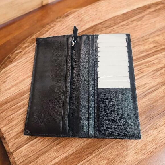 Prada Black Leather Wallet Minimalist Design In Preloved Condition - Picture 4 of 11